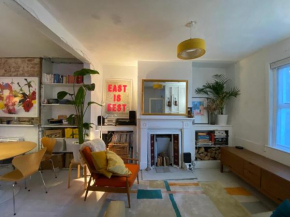 Enjoy a riverside stay in city of dreaming spires
